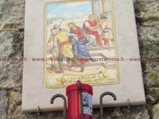 cod.art: lc13 - Mattonelle cm 20x30 raffiguranti "Via Crucis", collocate per le vie del centro storico.  Ne vorresti uno simile? Invia una richiesta e riceverai il preventivo con le spese di spedizione.